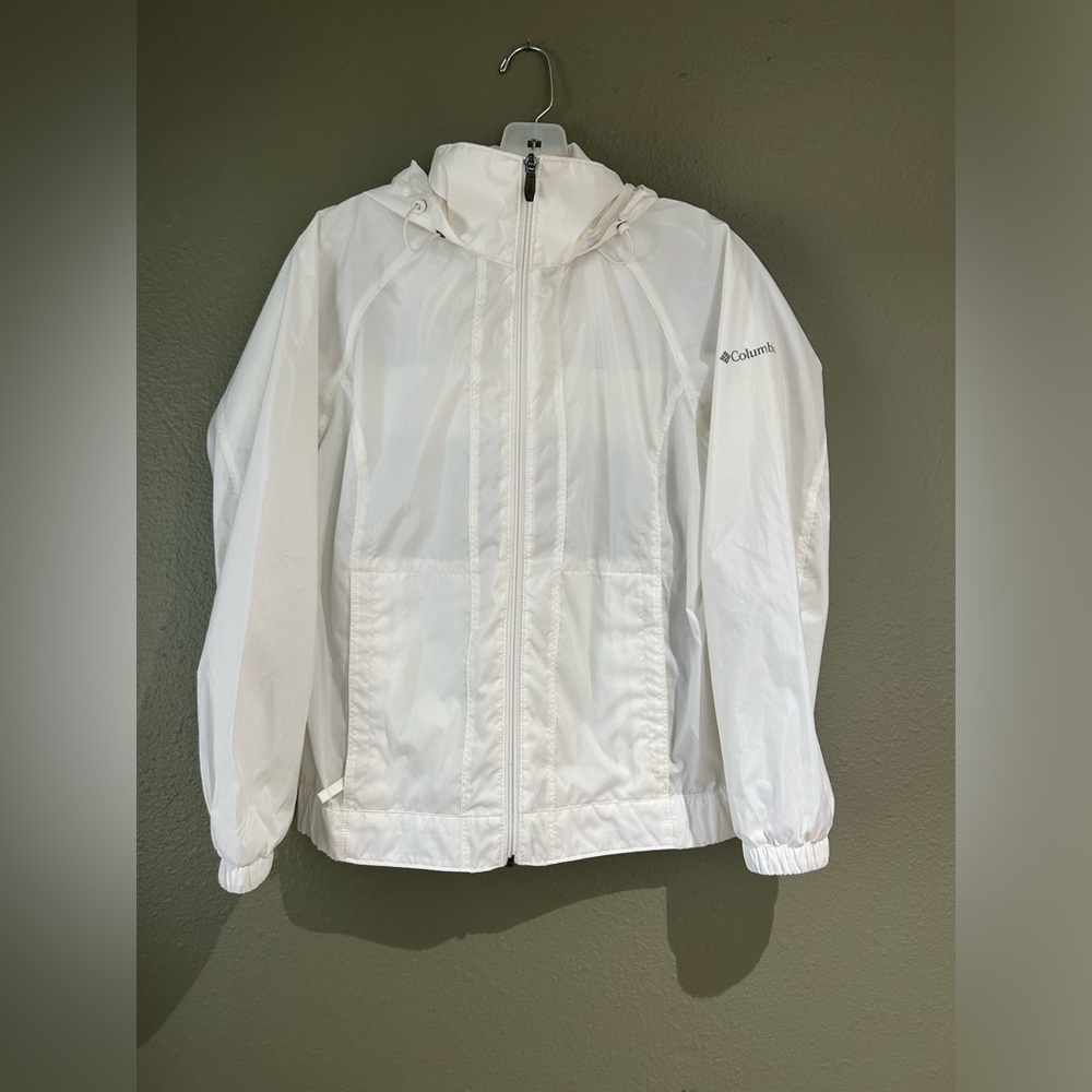 White columbia rain jacket perfect condition gently used